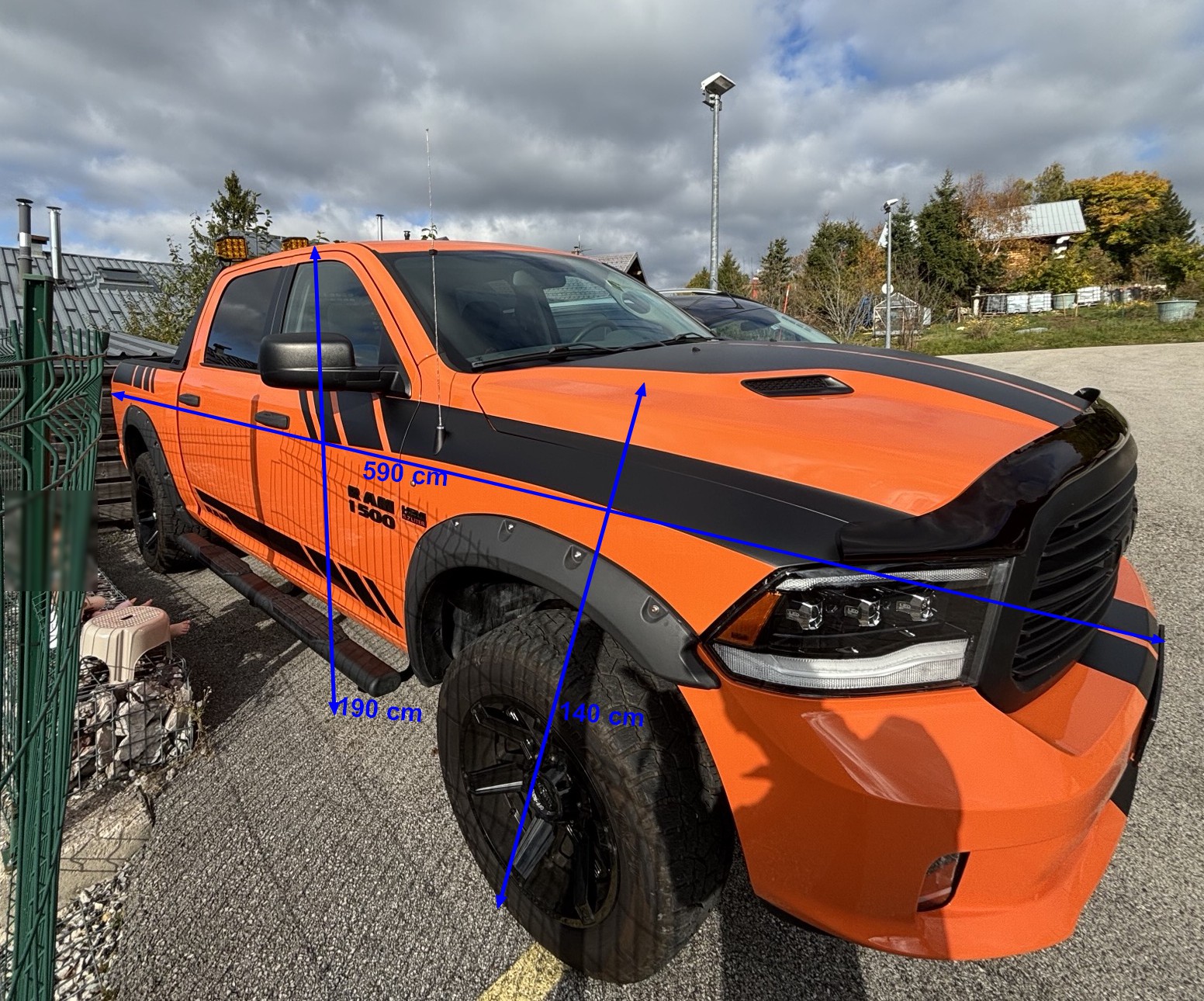 Dodge Ram 1500 Crew Cab 2019 avec sa housse